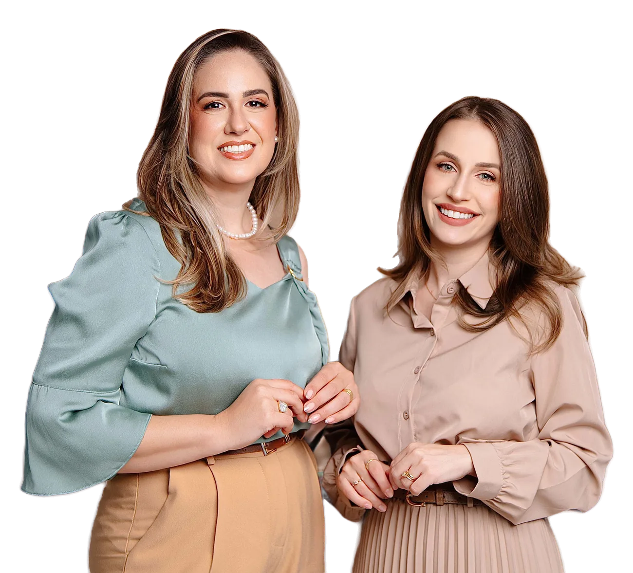 Jenyffer Acorci e Jullyana Vanso, lado a lado, sorrindo para a câmera